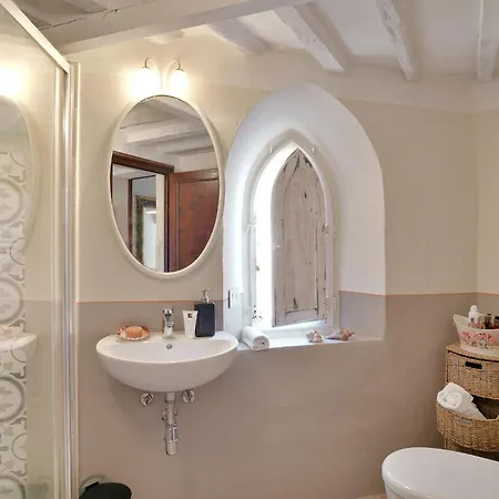 Civico 10 Apartment *